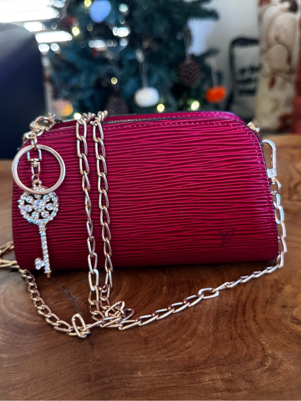 Just in 🔥 Louis Vuitton Epi Dauphine Leather Cosmetics Pouch Purse Red converted - Picture 3 of 15